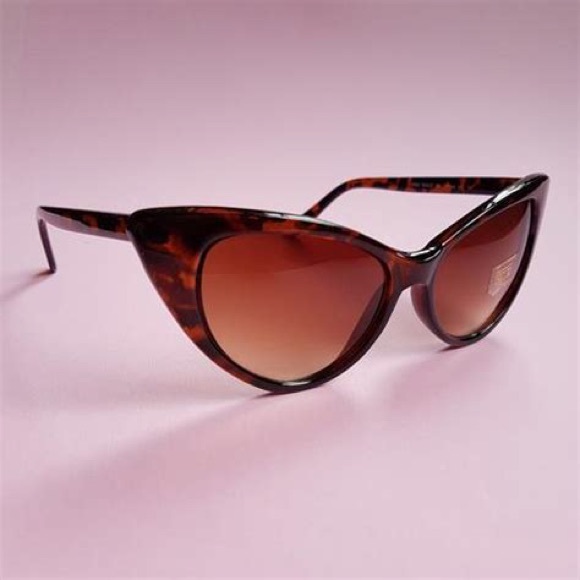 Modcloth Accessories - Modcloth Cat-Eye Sunglasses